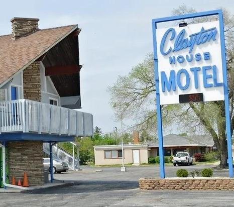 Loves Park Clayton House Motel מראה חיצוני תמונה